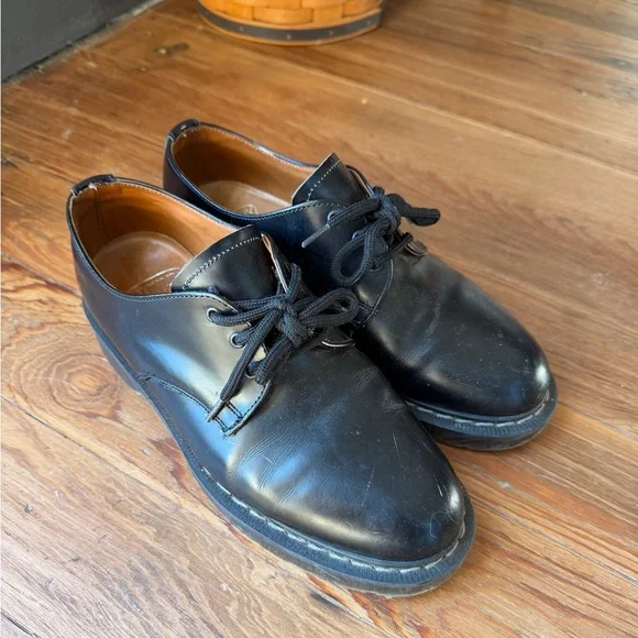 Solovair Black Hi Shine Gibson Shoe UK 5 women’s. 7.5 or 7.5-8 Made in England - Picture 1 of 6